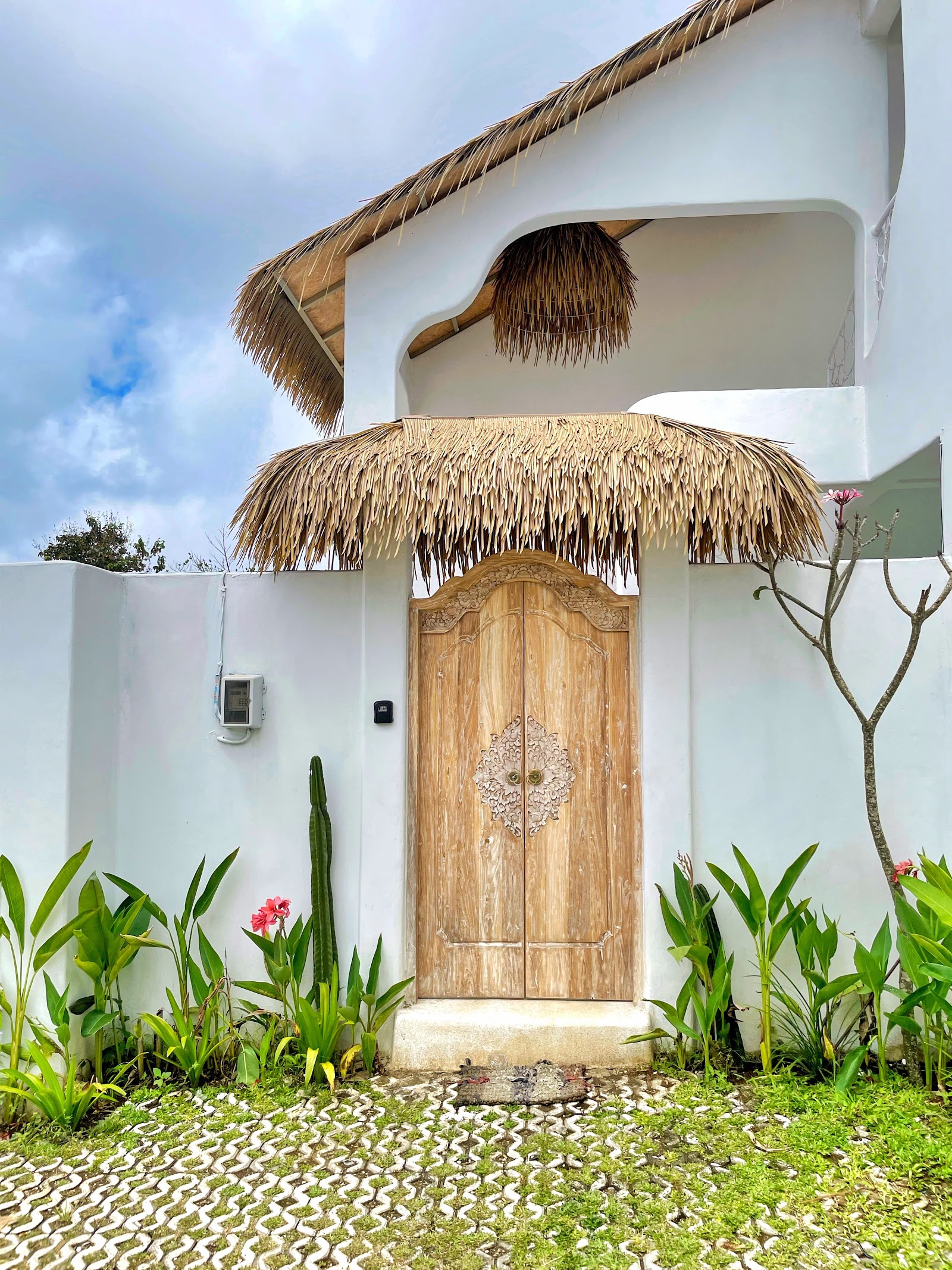 Sansa Villa — view 2