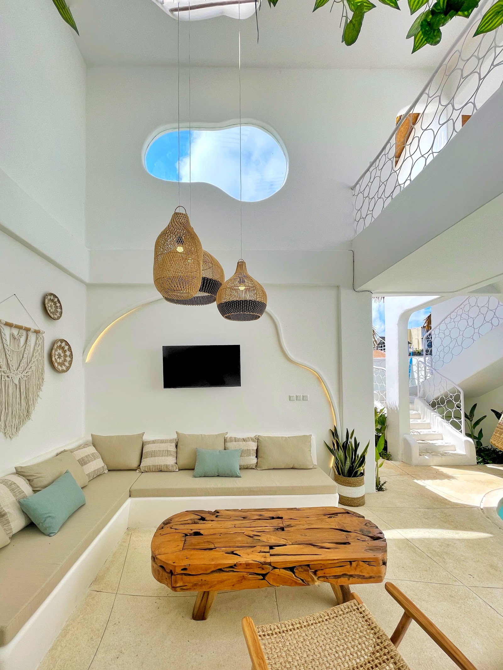 Sansa Villa — view 3