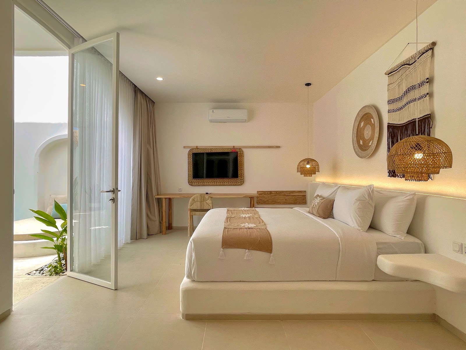 Sansa Villa — view 4