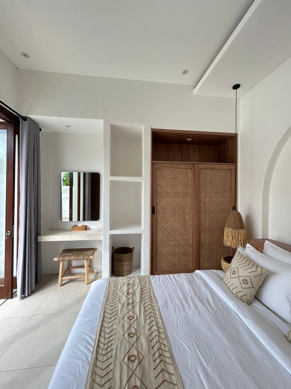 3 Bedroom Mediterranean Villa in Ungasan with Rooftop overlooking Oceanview — view 2